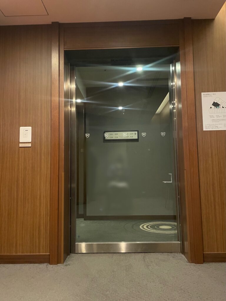 客室ゾーン入口写真