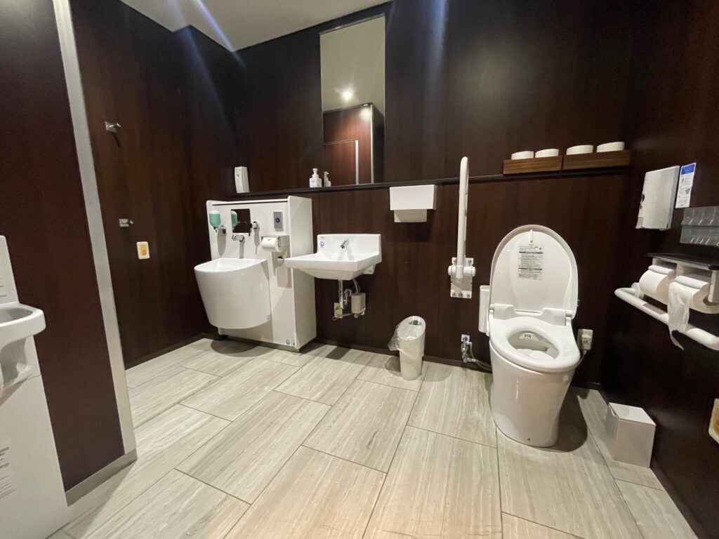 多目的トイレ写真②