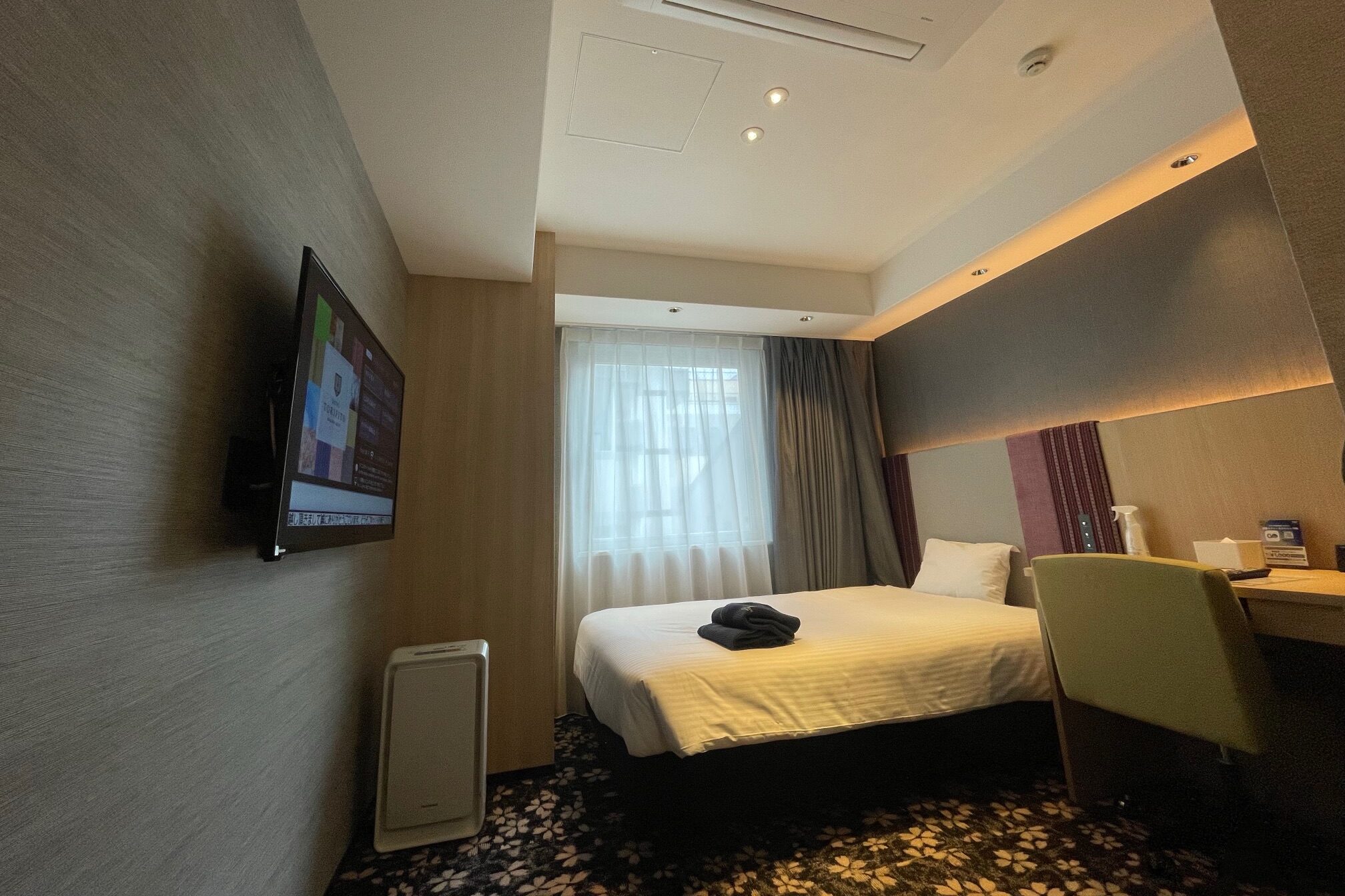 部屋全体写真①