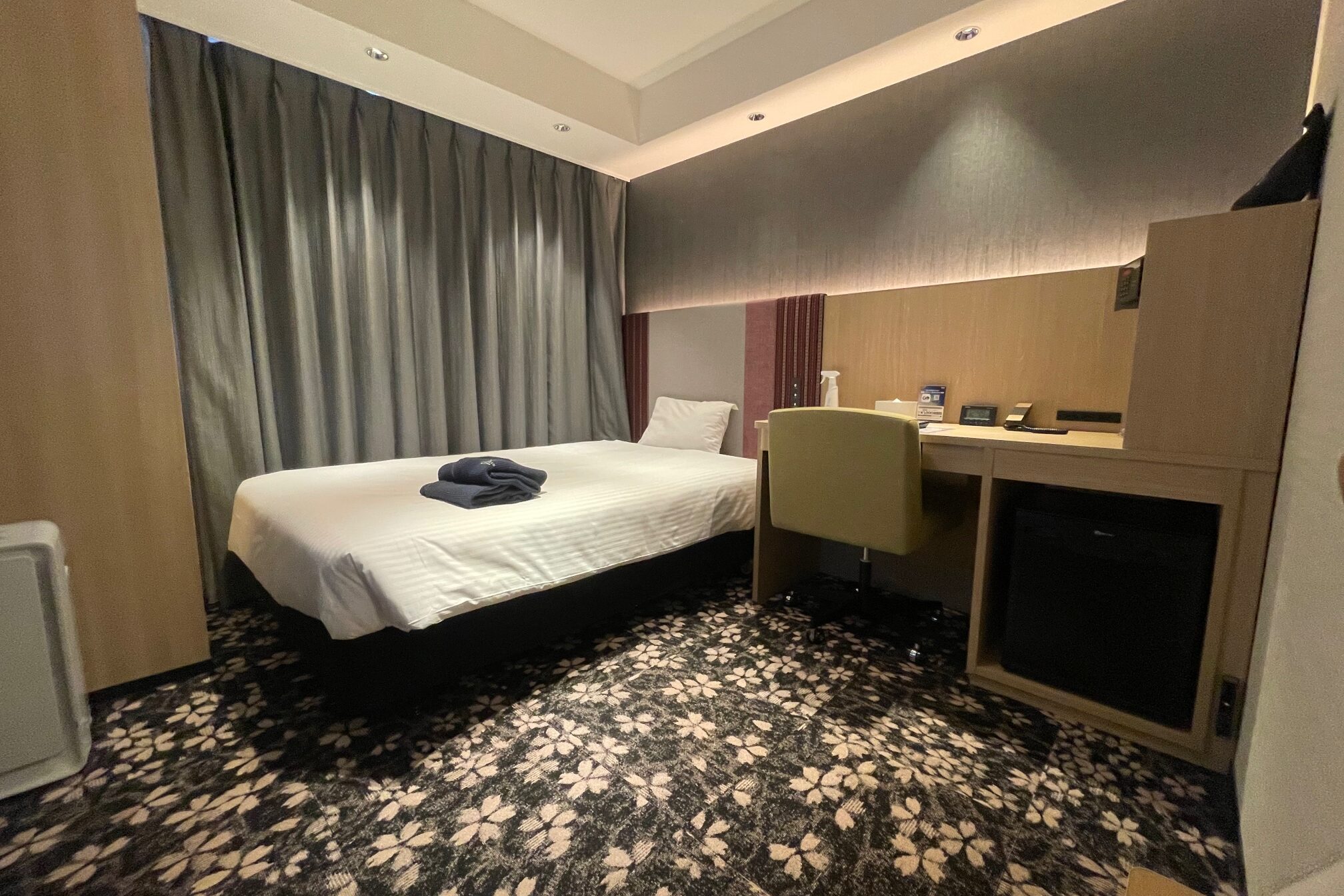 部屋全体写真②