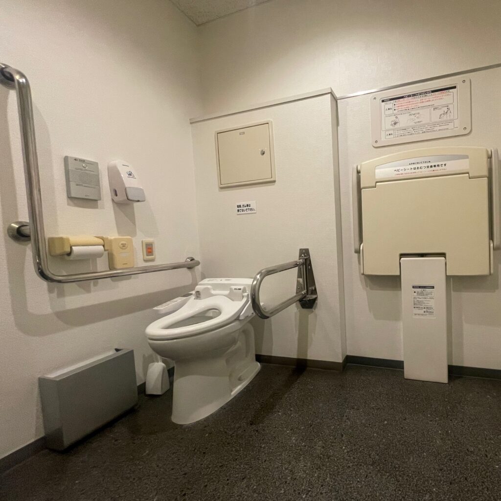 1F温泉トイレ写真2