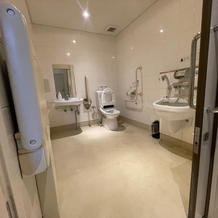多機能トイレ写真①