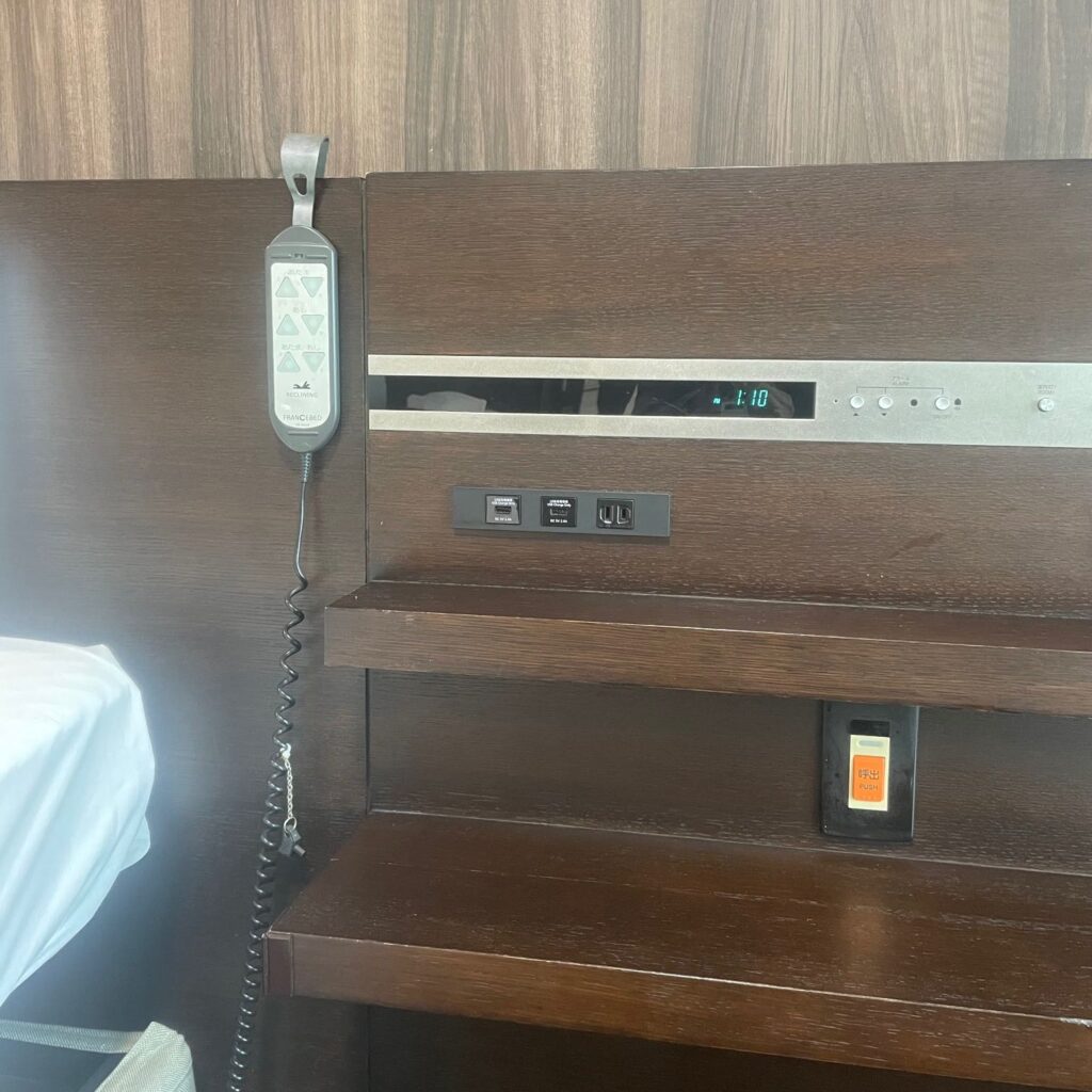 電動ベッドリモコン写真