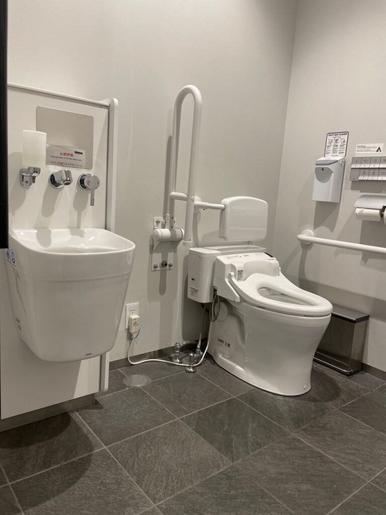 多機能トイレ写真1