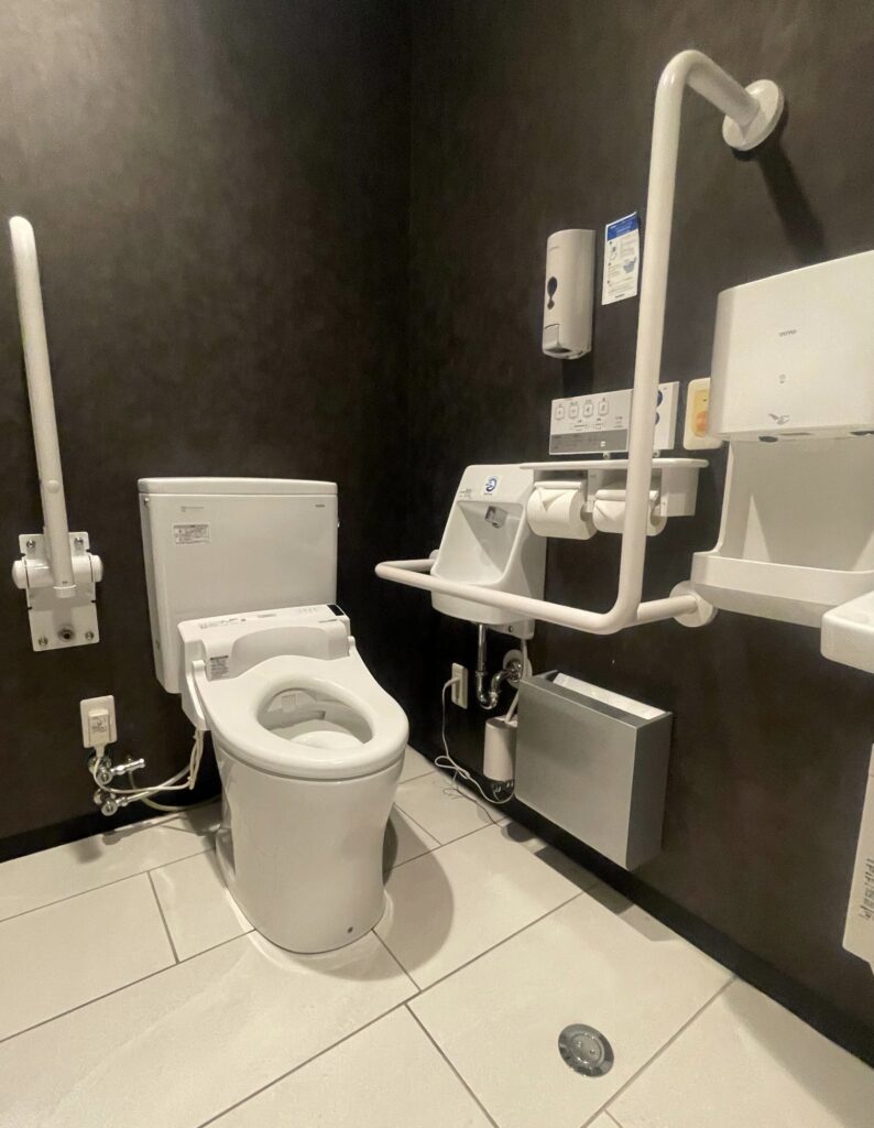 多機能トイレ(トイレ)