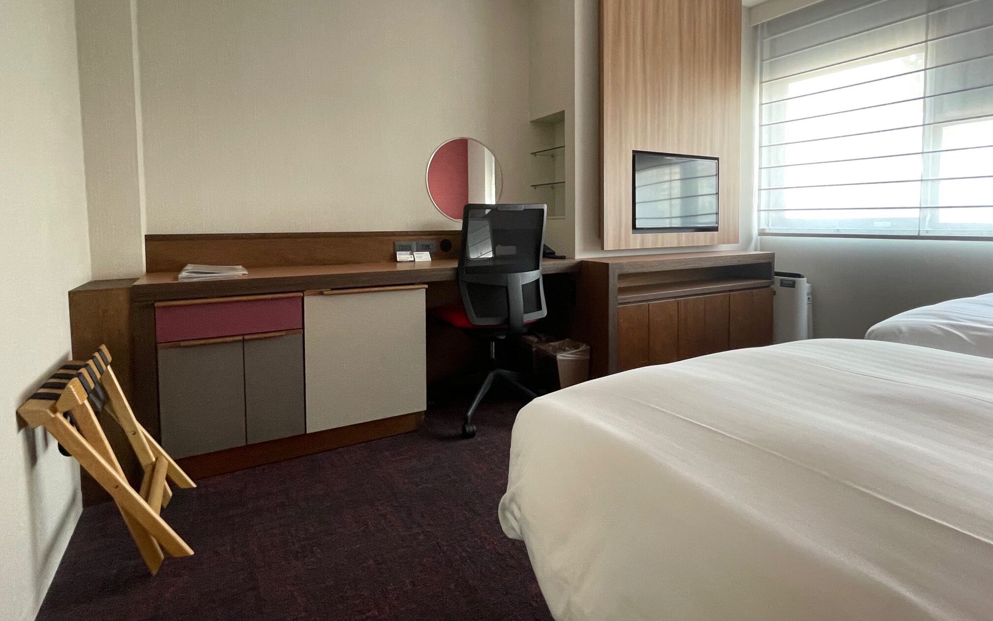 テレビ・デスク