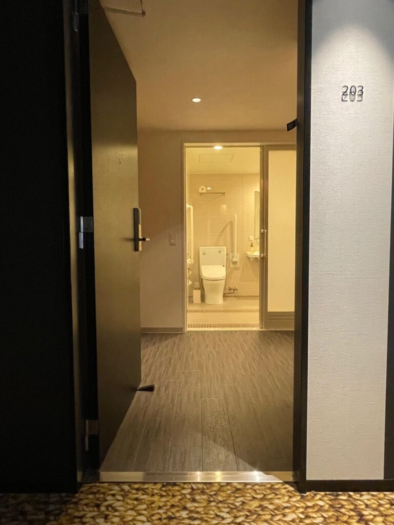 客室入口2