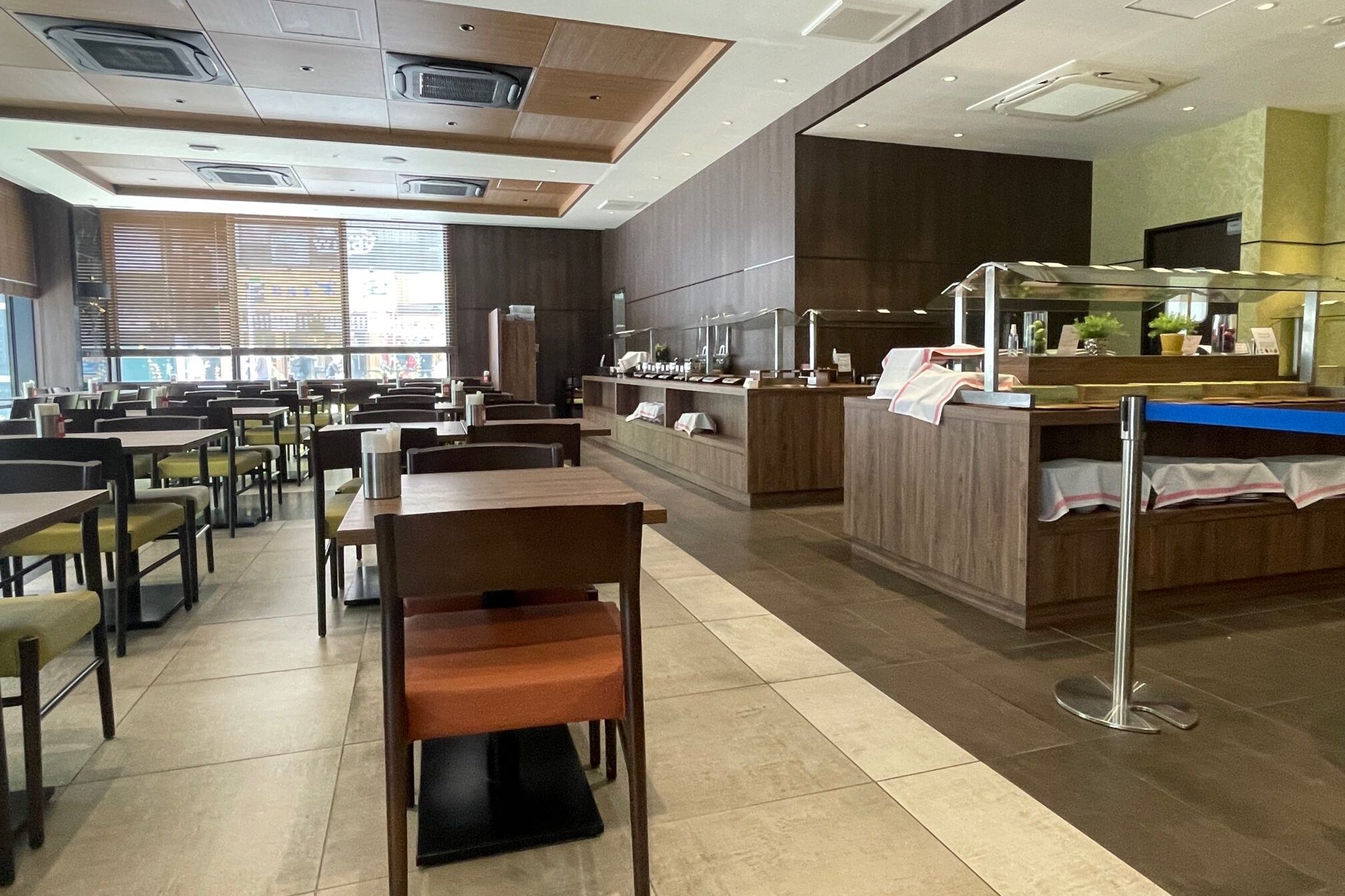 朝食会場