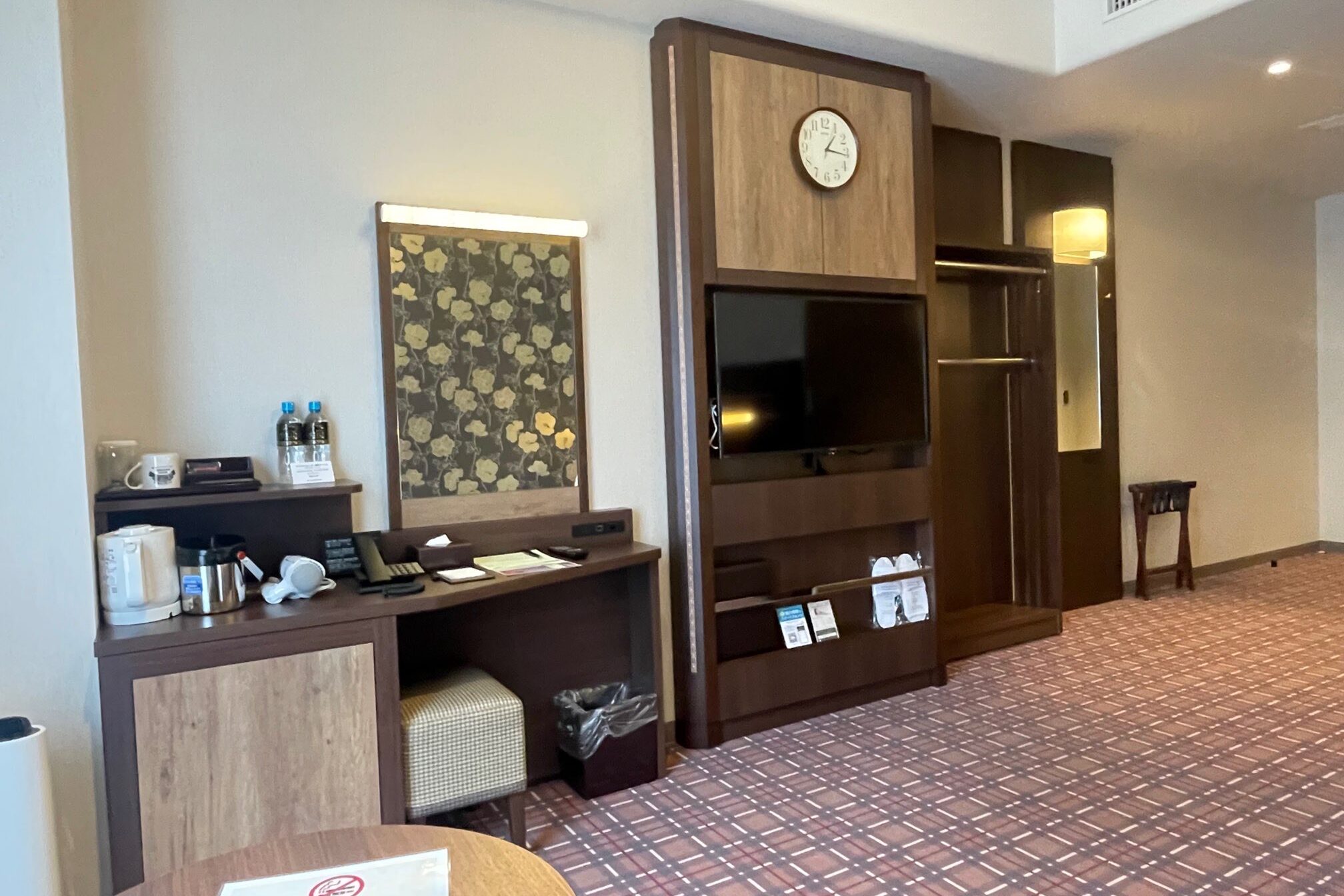 テレビ・デスク