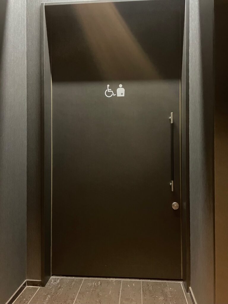 多機能トイレ入口