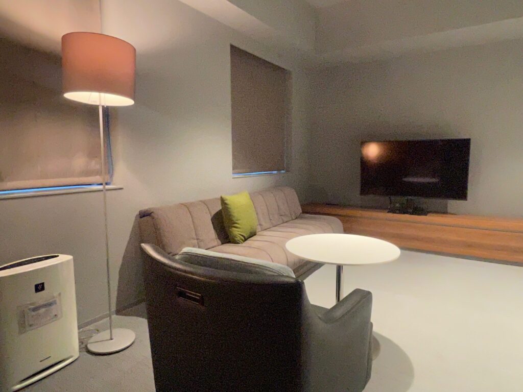 ソファー・テーブル