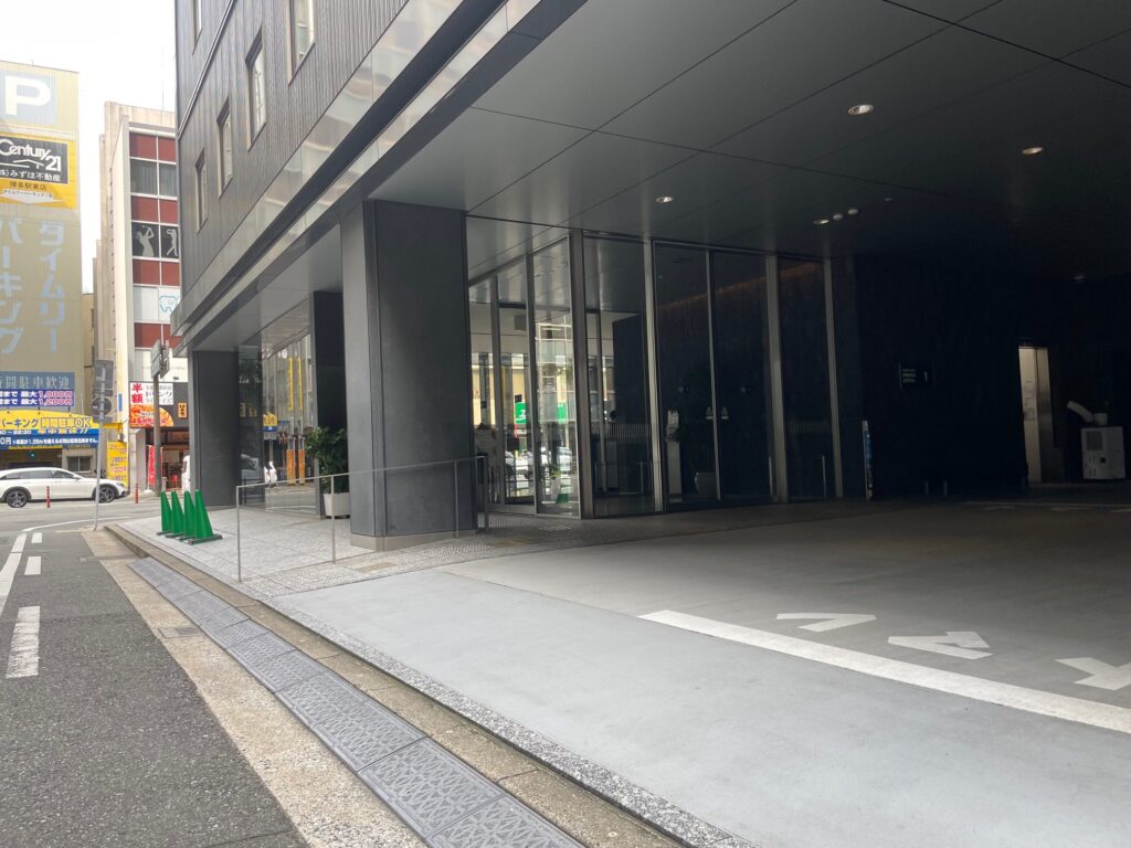 博多駅寄りの入口