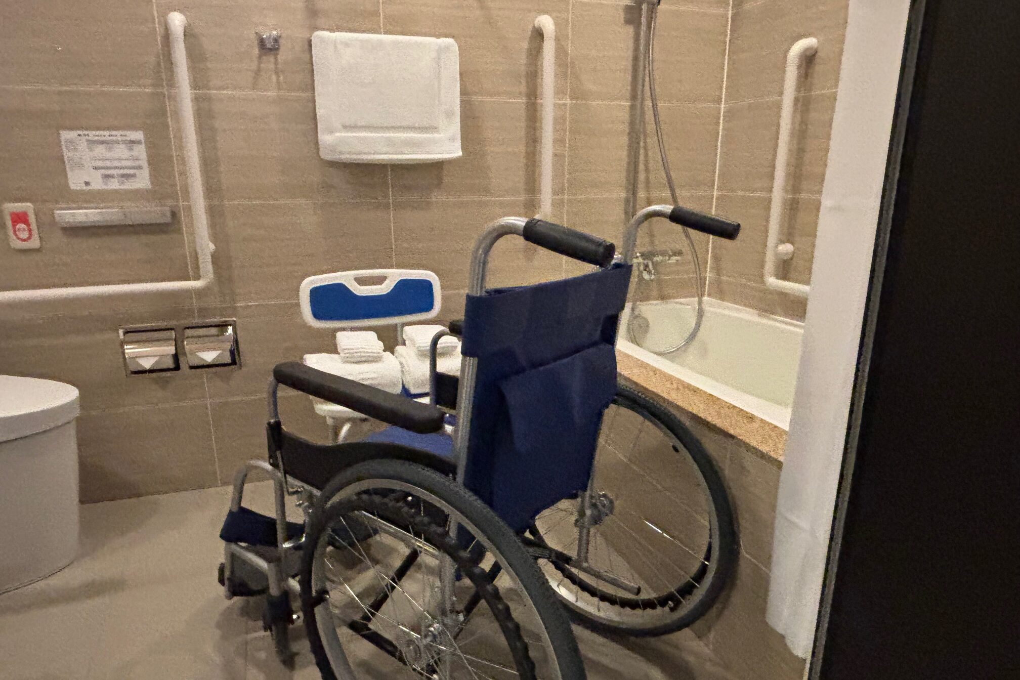 車いすあり写真